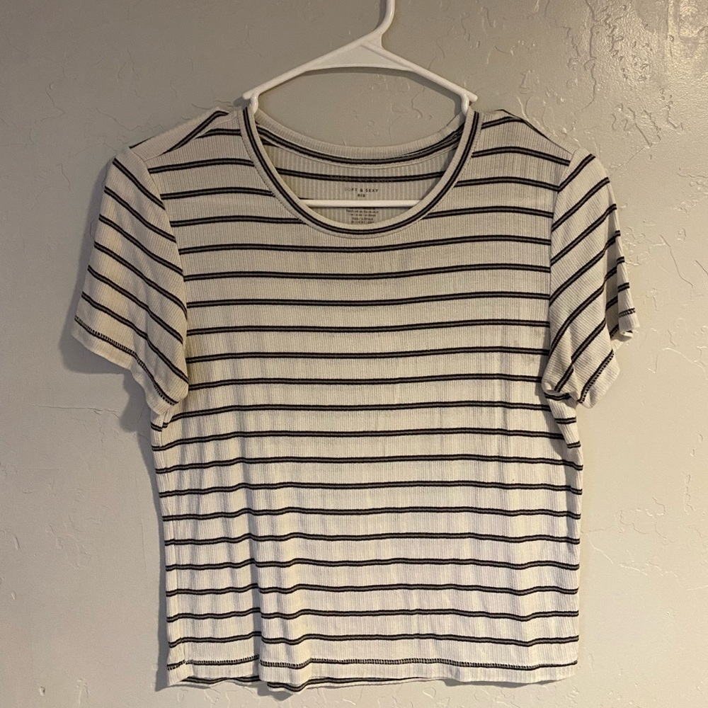 Black and white stripped American Eagle tee